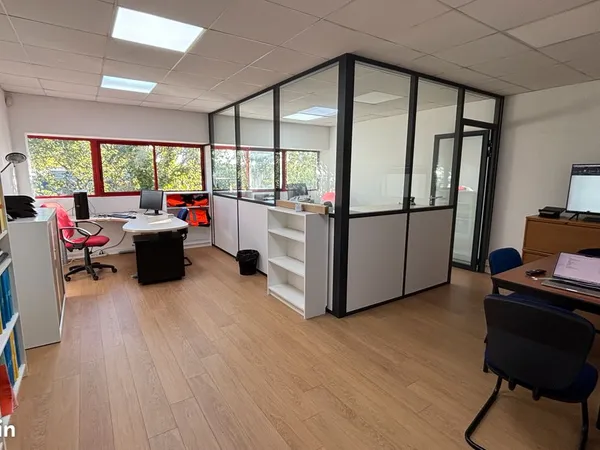 Vente bureau 97 m2 - Anglet Maignon - Très bon état - Entièrement équipé - Accès facile
