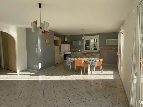 Maison de plain pied 4 pièces (80 m²) - PONT DE ROIDE