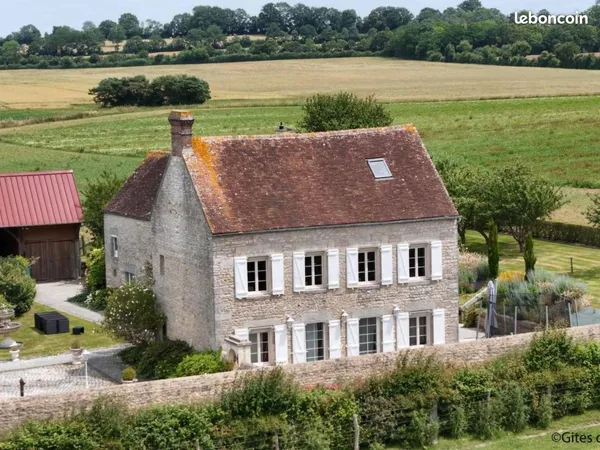 Macé, près de Sées - Maison normande restaurée de 311 m², 6 chambres et suite balnéo