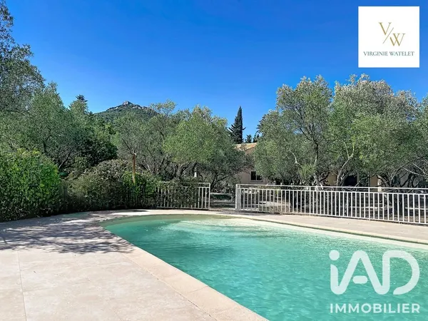 Villa 7 pièces 240 m²