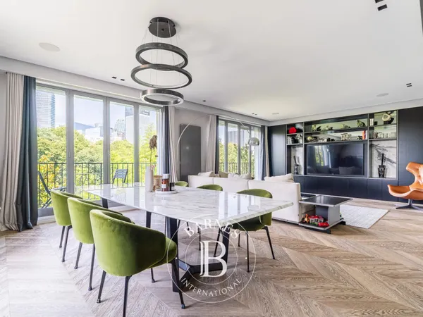 Neuilly - Saint James - Appartement 4 chambres - balcons