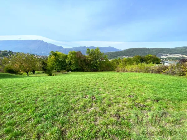Terrain constructible 1666 m²