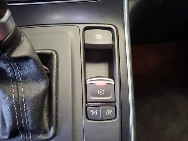 Renault Scenic grand  tce 160 energy edc — photo 41