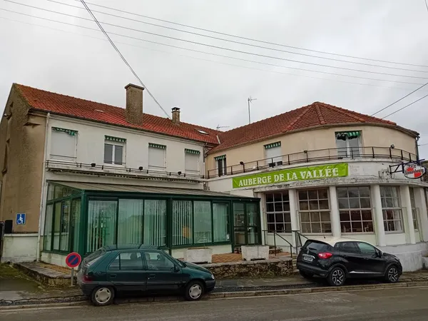 Maison de 400m2 à louer sur Bourg-et-Comin