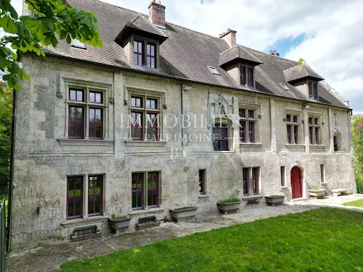 Manoir 686 m²