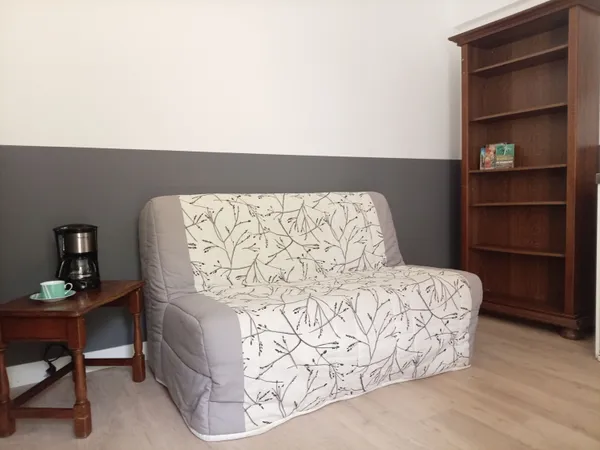 Loue studio meublé