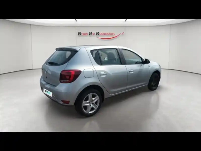 Dacia Sandero 1.0 sce 75ch lauréate -18 — photo 7