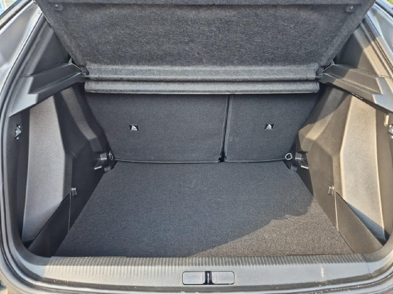 Peugeot 2008 hybrid 145 e-dcs6 style — photo 6