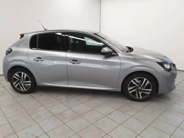 Peugeot 208 1.2 puretech 100ch s&amp;s allure 118g — photo 4