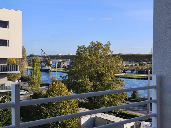 CAEN canal T3 avec grand balcon exposé Est