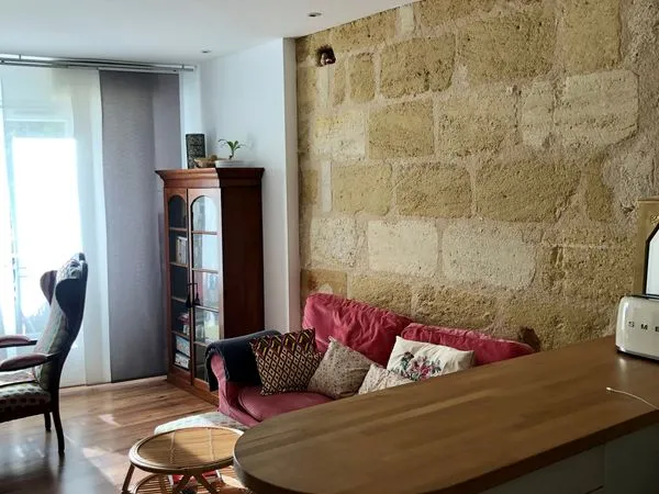 A louer T2 meublé Bdx Bastide