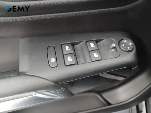 Citroën C5 Aircross hybride rechargeable 225 e-eat8 — photo 12