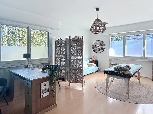 Local 56 m² Annecy