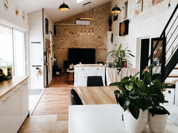 Maison atypique rénovée 176 m² avec studio indépendant et 60m2 de dépendances