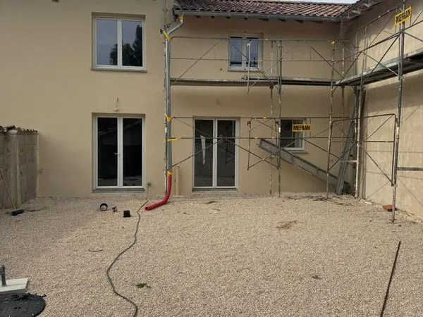 Chaleins 01480 Maison entièrement rénovée a beuf