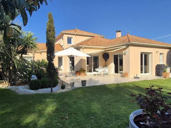Maison 7 pièces 160 m²
