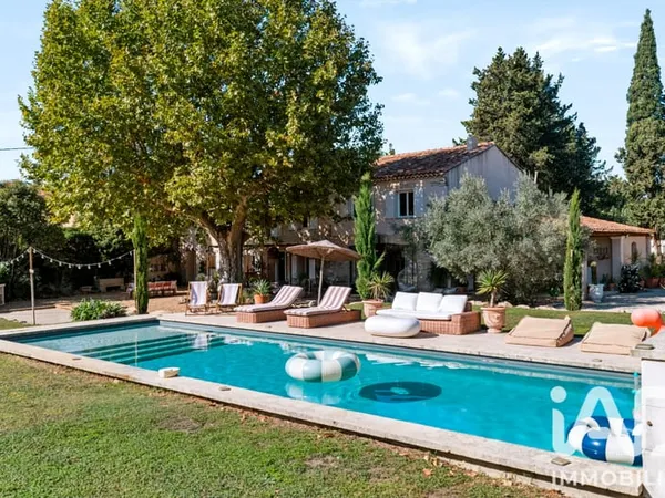 Maison 8 pièces 248 m²