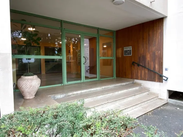 MACON PROCHE DE CHARNAY - APPARTEMENT 92 M2 HAB - 2 BALCON