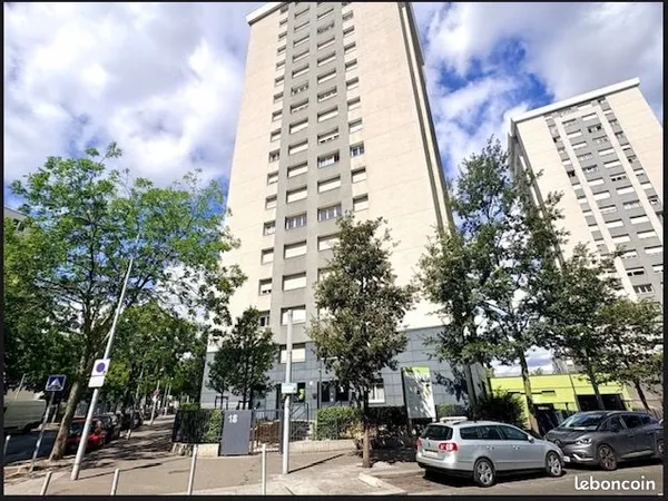 Appartement a vendre propre, grand et studieux