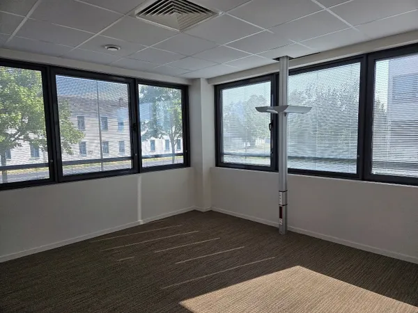 Local professionnel 145 m²