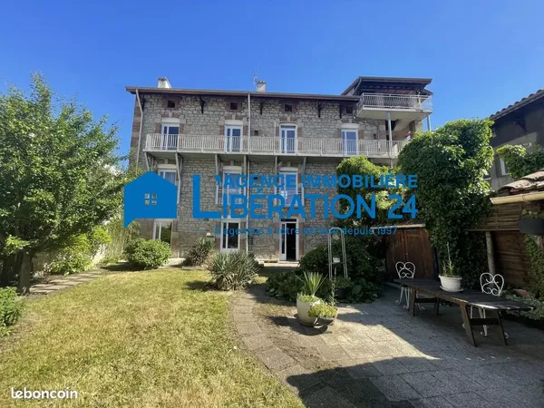 Maison 7 pièces 243 m²