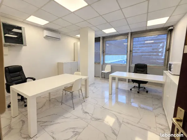 A louer Bureau 23 m² - Sarcelles Place de France - T5 - Mobilier possible