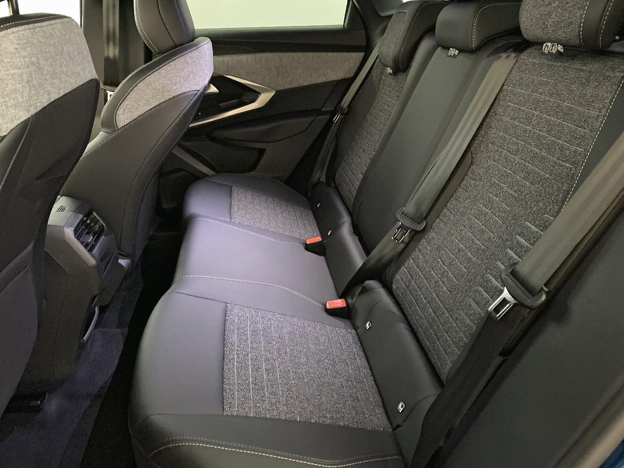 Peugeot 3008 electrique 210 ch 73 kwh allure — photo 10