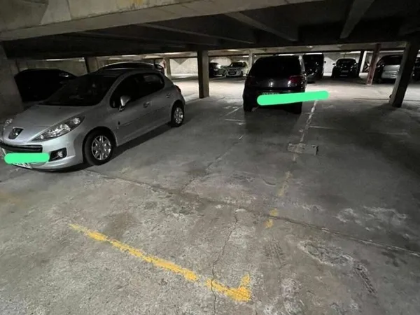 Parking Créteil à 2min du centre commercial et du métro