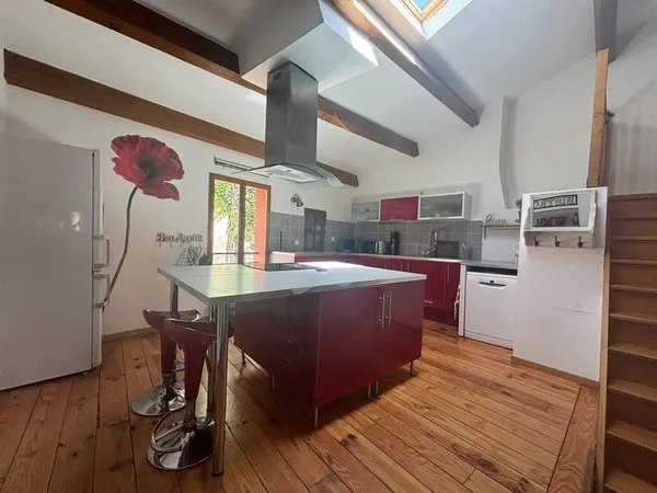 Maison 7 pièces 240 m²