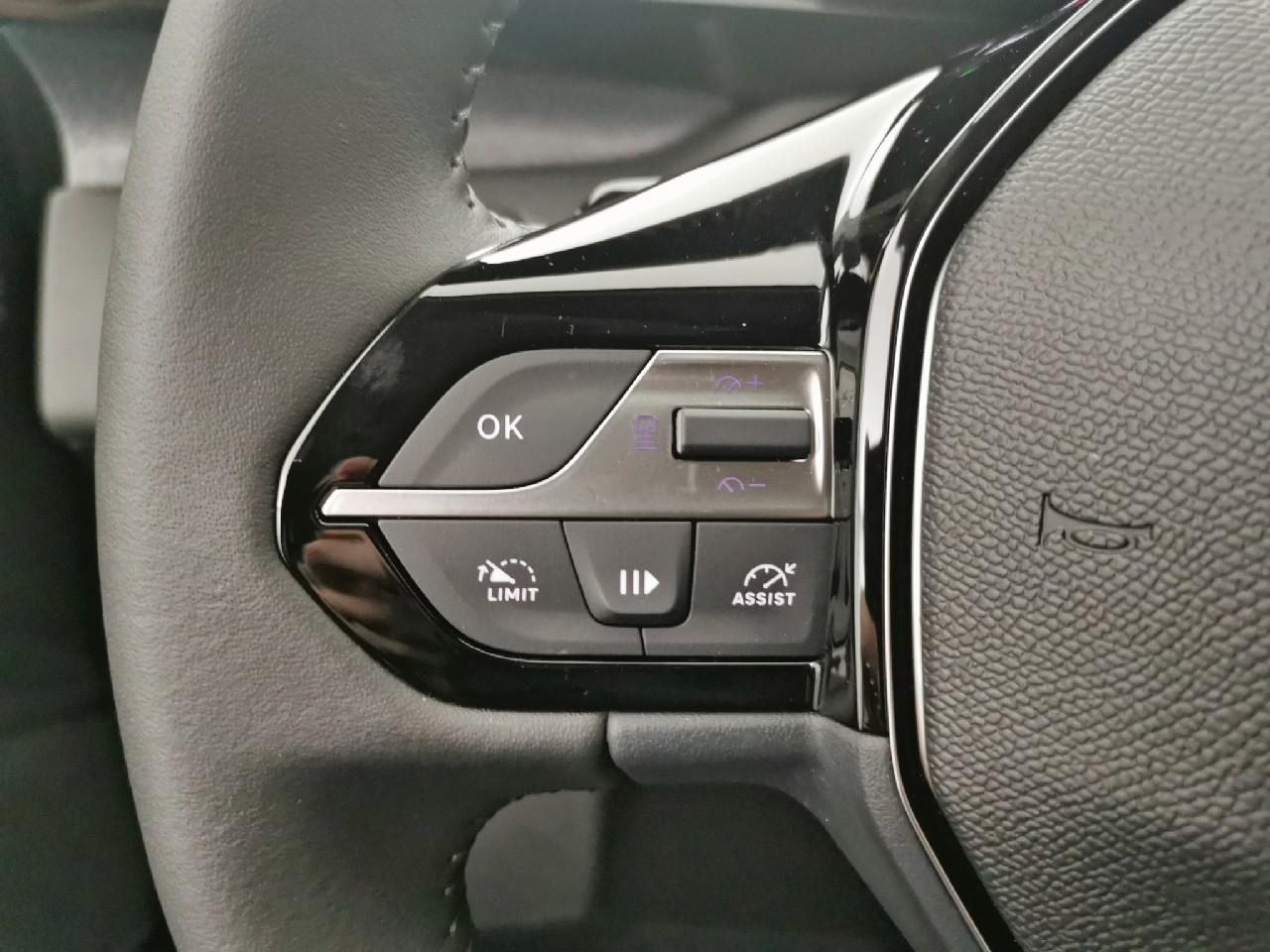 Peugeot 308 sw hybrid 145 e-dcs6 allure — photo 29