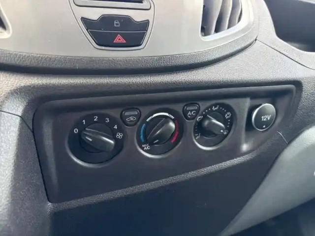 Ford Transit 2t ccb p350 l4 rj hd 2.0 ecoblue 170ch trend — photo 15