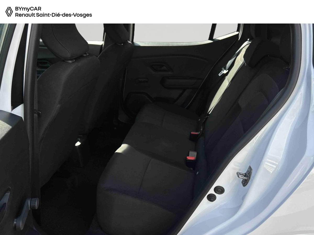 Dacia Sandero SCe 65 — photo 12