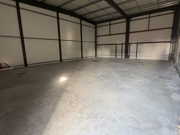 à louer - local d'activité neuf de 170 m² - la feuillie (rn31)