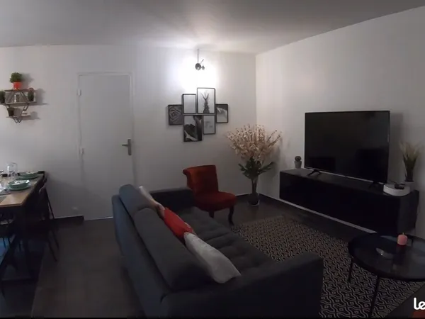 Rare : Chambre RDC avec salle d'eau et extérieur privés - Maison 114m² (Évry)