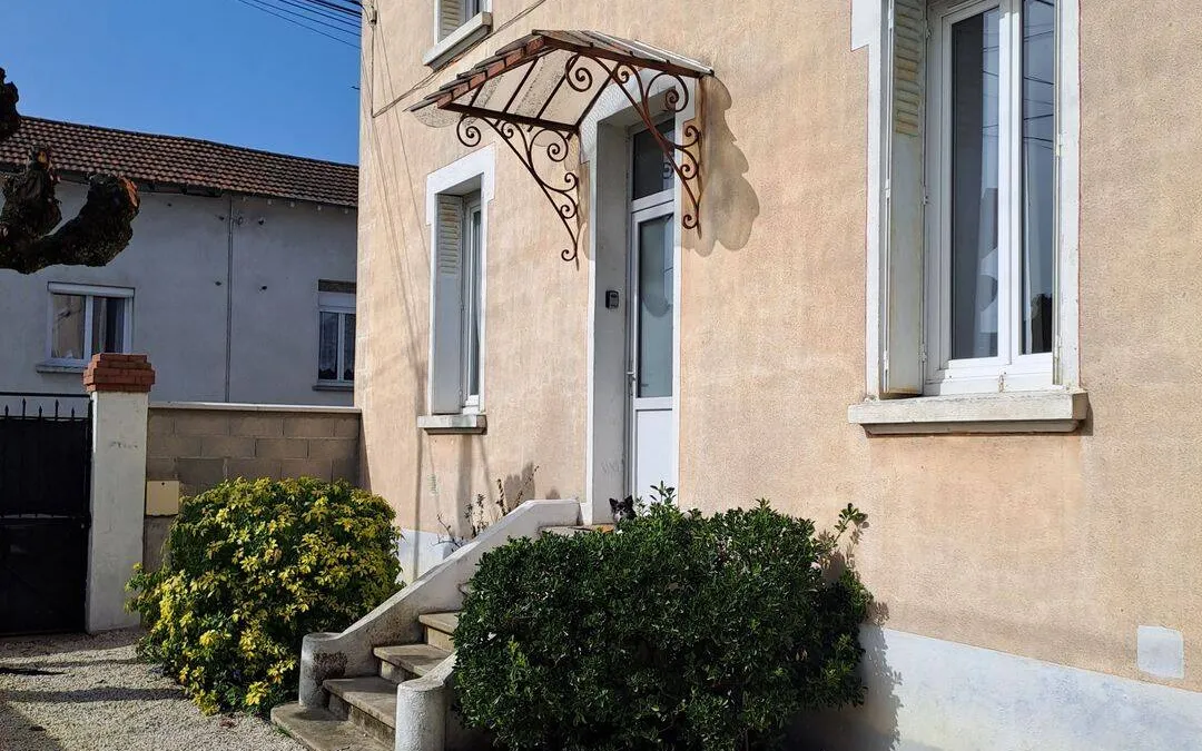 Photo 1