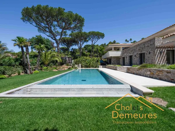 Maison 8 pièces 354 m²