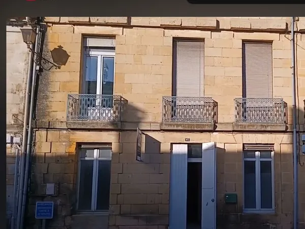 4 Appartements et 4 Bureaux, 229 m², 3 étages