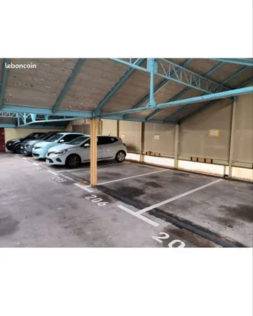 Places de parking Couvertes et Securisees
