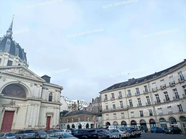 À vendre bureaux 150m² à Nantes quartier dynamique