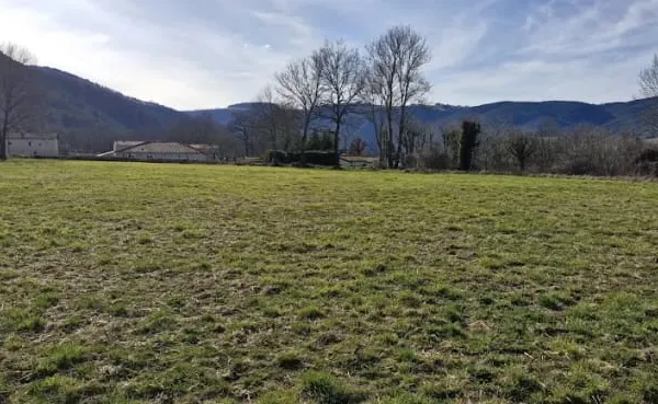 Terrain 920 m²