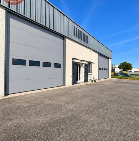 Entrepôt 1205 m²