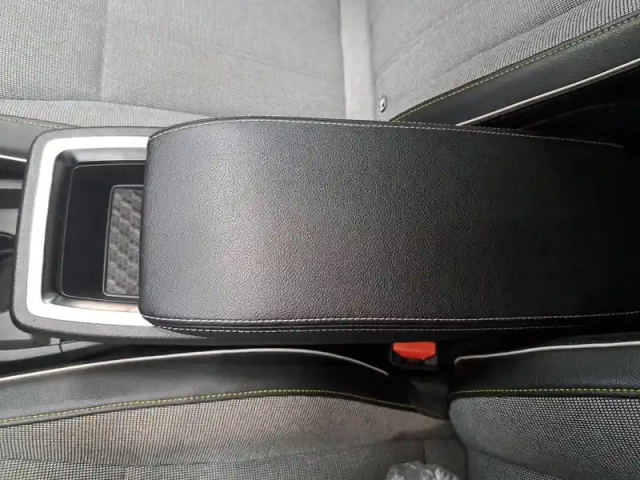Renault Megane e-tech ev60 220 ch super charge — photo 4