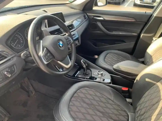 Bmw X1 sdrive18ia 140ch xline dkg7 — photo 4