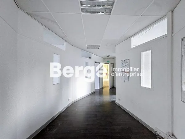 Bureau 133 m²