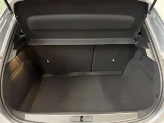 Peugeot 208 hybrid 110 e-dcs6 — photo 35
