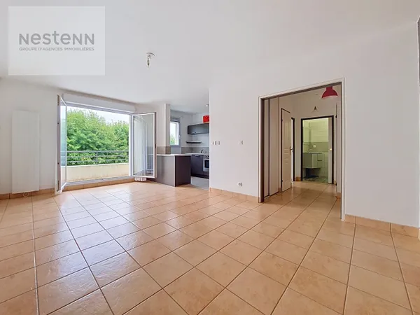 ORLEANS CENTRE - T2 EN RESIDENCE AVEC ASCENSEUR - DPE C - BALCON - PARKING - CAVE