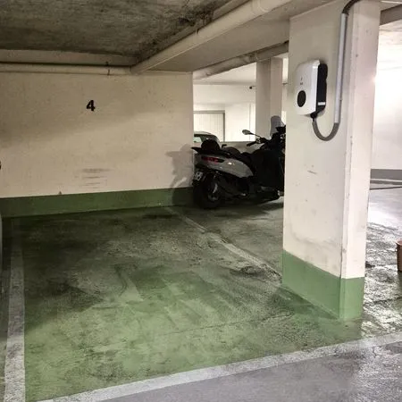 Location de parking équipé borne 7,4 kW Paris Gambetta