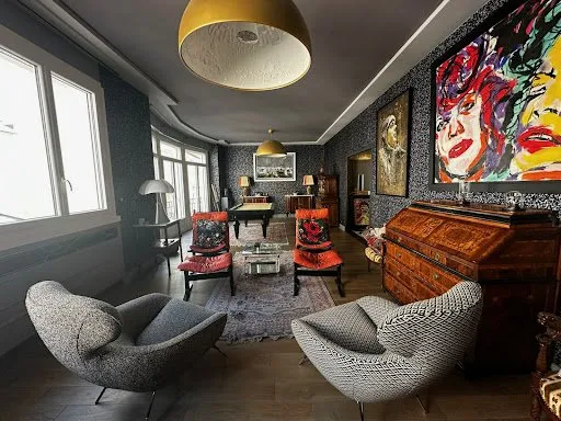 Maison 8 pièces 284 m²