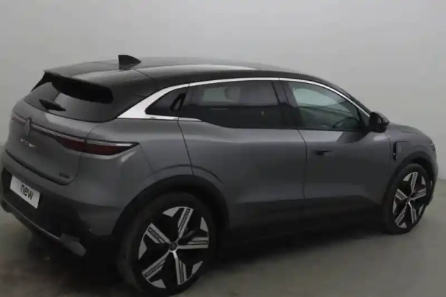 Renault Megane e-tech 220 ch autonomie confort gsr2 — photo 8