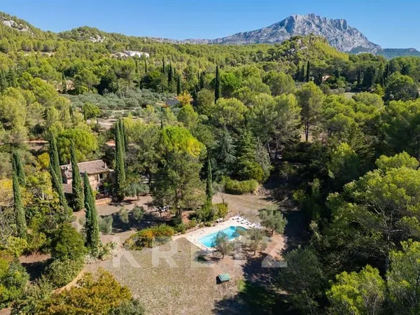Maison 9 pièces 203 m²